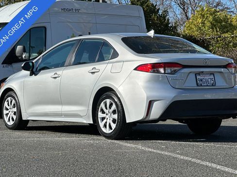 Used 2024 Toyota Corolla LE image 6