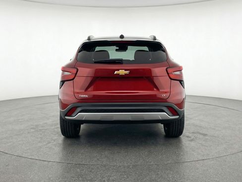 Used 2025 Chevrolet Trax LT image 7