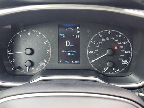 Used 2025 Toyota Corolla SE w/ SE Package image 15