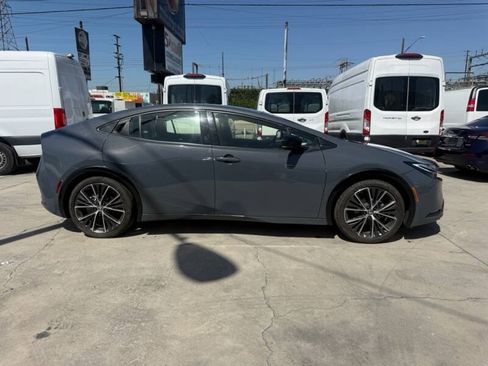 Used 2024 Toyota Prius XLE FWD image 6
