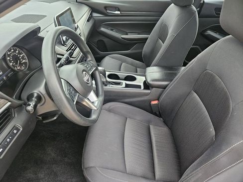 Used 2024 Nissan Altima 2.5 SV FWD image 15