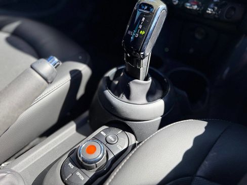 Used 2021 MINI Cooper 4-Door Hardtop image 20