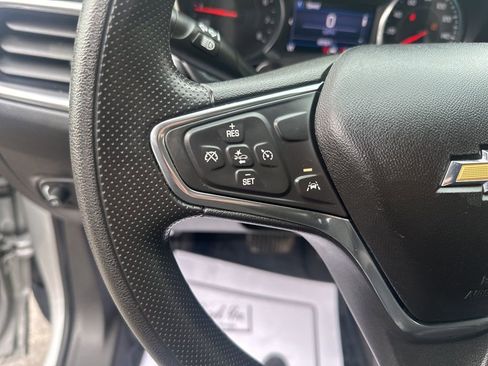 Used 2020 Chevrolet Equinox LT image 17