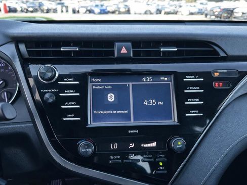 Used 2020 Toyota Camry SE image 7