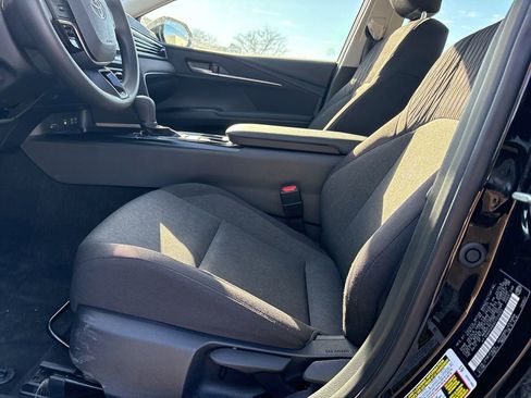 Used 2025 Toyota Camry LE image 18
