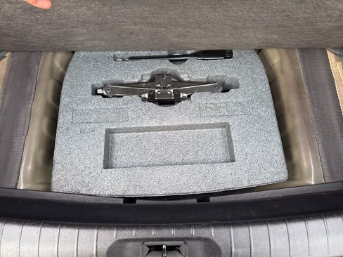 Used 2024 Nissan Altima 2.5 SV image 36