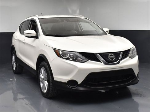 Used 2019 Nissan Rogue Sport SV image 2