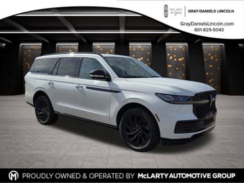 New 2026 Lincoln Navigator Reserve w/ Jet Appearance Package image 1