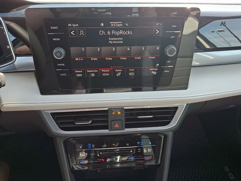 New 2026 Volkswagen Taos SEL AWD/4WD image 9