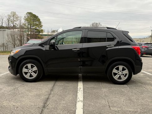 Used 2020 Chevrolet Trax LT w/ Driver Confidence Package image 8