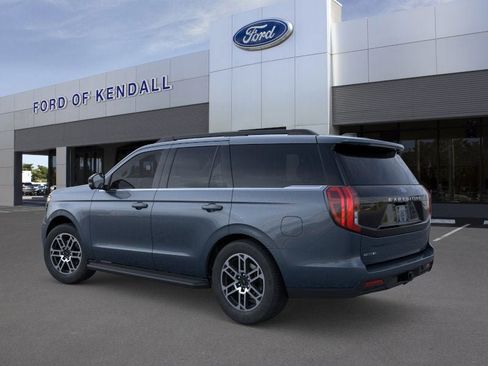 New 2026 Ford Expedition Active image 4