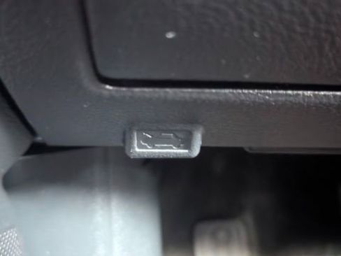 Used 2013 Subaru Outback 3.6R Limited image 31