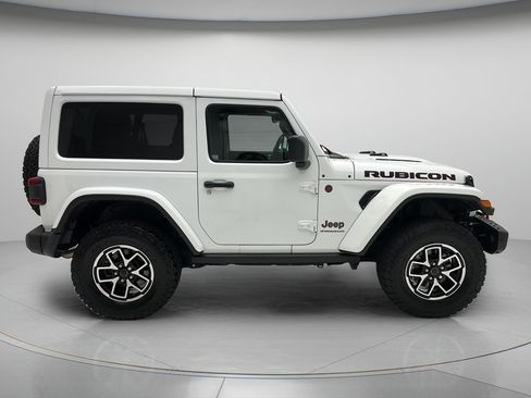 Used 2024 Jeep Wrangler Rubicon AWD/4WD image 2