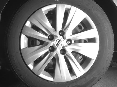 Used 2025 Nissan Sentra S image 14