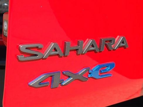 Certified 2025 Jeep Wrangler Unlimited Sahara AWD/4WD image 12