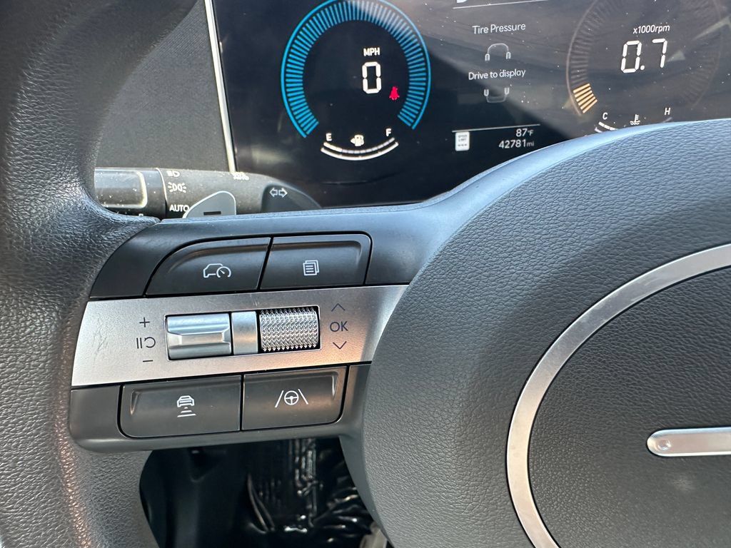 Used 2025 Hyundai Sonata SEL FWD image 19