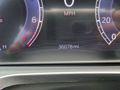 Used 2024 Jeep Grand Cherokee Limited image 33