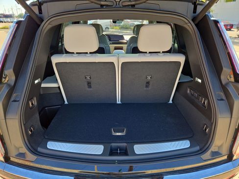 New 2026 Cadillac Vistiq Sport w/ LPO, Floor Liner Package image 12