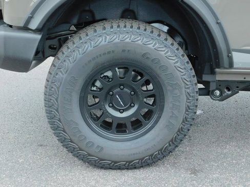 New 2025 Ford Bronco 4-Door image 11