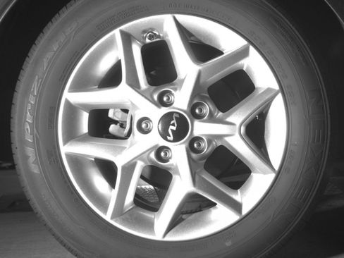 Used 2025 Kia Soul LX w/ LX Technology Package FWD image 18