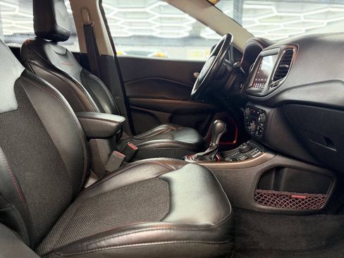 Used 2018 Jeep Compass Trailhawk AWD/4WD image 5
