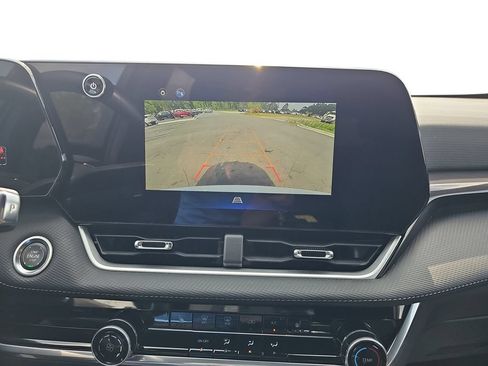 Used 2025 Chevrolet Equinox LT FWD image 23
