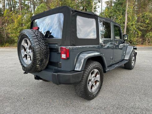 Used 2018 Jeep Wrangler Unlimited Sahara w/ Connectivity Group image 5