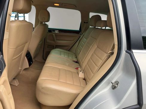 Used 2010 Volkswagen Touareg VR6 AWD/4WD image 20