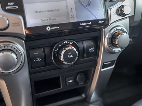 Used 2020 Toyota 4Runner SR5 Premium image 18