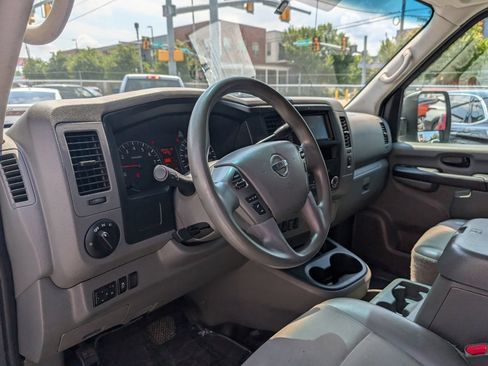 Used 2019 Nissan NV 2500 SV RWD image 11