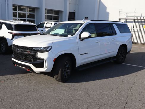 Used 2021 Chevrolet Suburban Z71 w/ Z71 Off-Road Package AWD/4WD image 17
