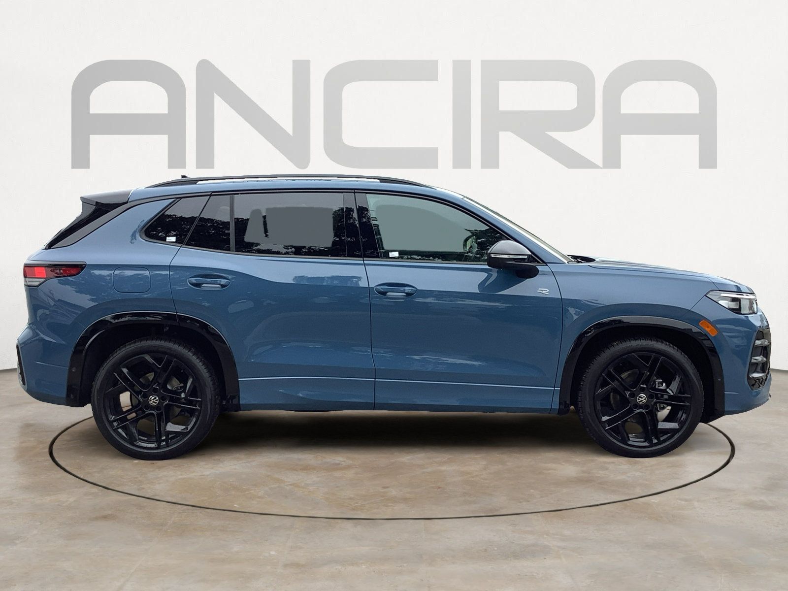 New 2026 Volkswagen Tiguan SE R-Line FWD image 9