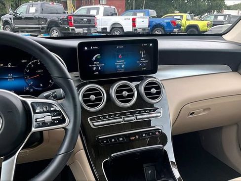 Used 2020 Mercedes-Benz GLC 300 image 8