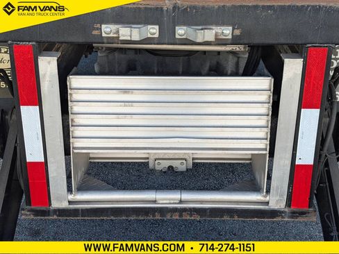 Used 2015 Ford F550 2WD Regular Cab Super Duty image 12