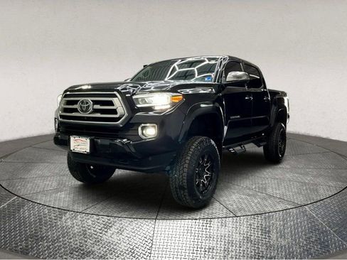 Used 2022 Toyota Tacoma Limited image 3