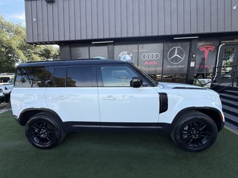 Used 2021 Land Rover Defender 110 SE AWD/4WD image 8