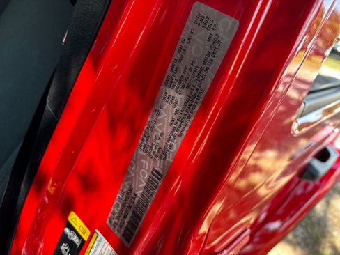 Used 2025 Jeep Wrangler Sahara image 29