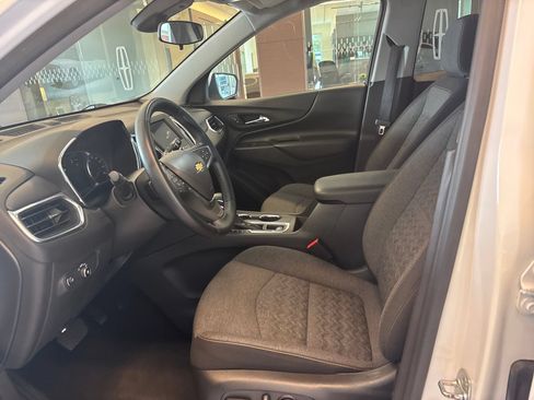 Used 2024 Chevrolet Equinox LT AWD/4WD image 12