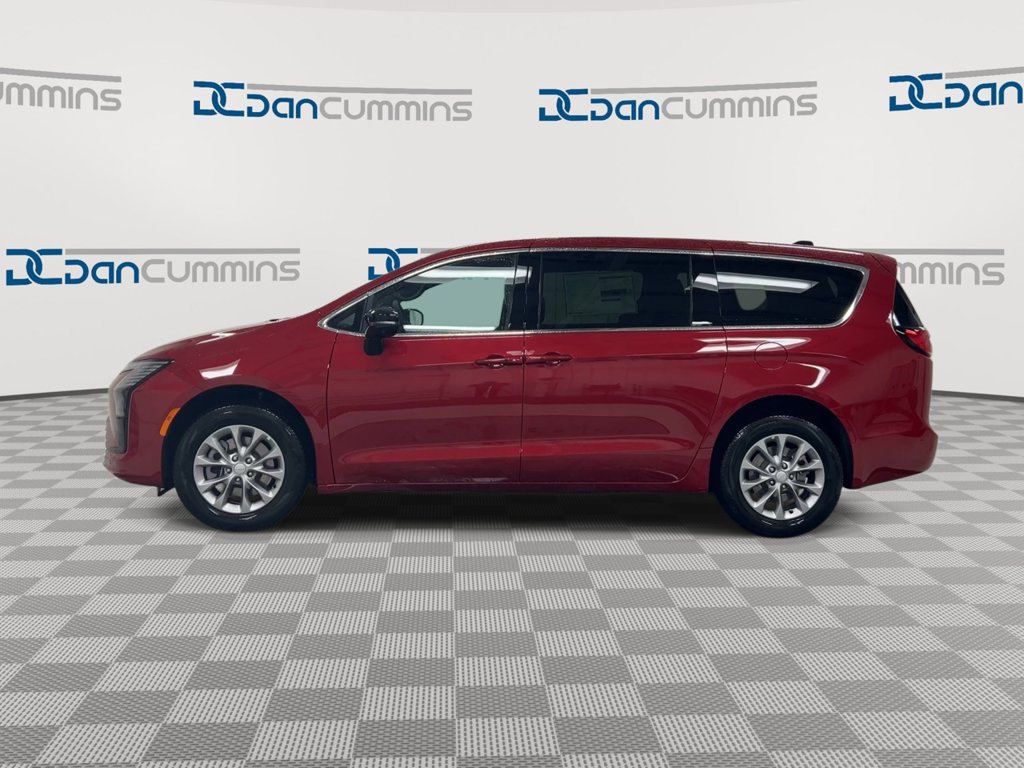 New 2027 Chrysler Pacifica Select AWD/4WD image 5