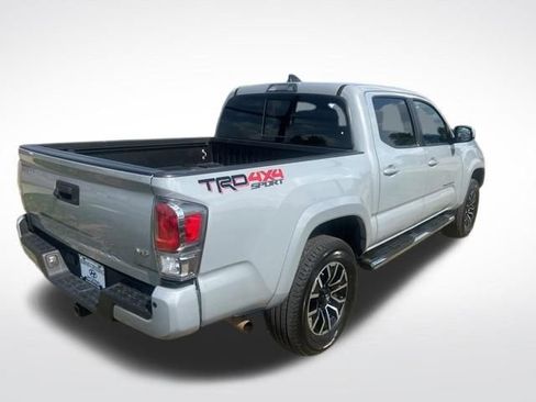Used 2020 Toyota Tacoma TRD Sport w/ TRD Premium Sport Package AWD/4WD image 3