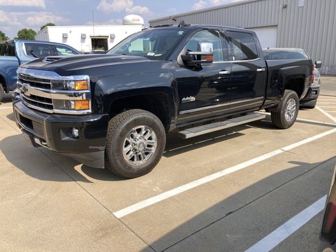 Used 2019 Chevrolet Silverado 3500 High Country w/ Duramax Plus Package AWD/4WD image 1
