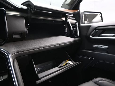 Used 2025 GMC Sierra 1500 Denali image 35