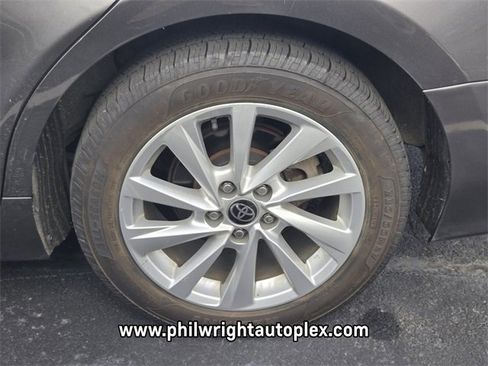Used 2021 Toyota Camry LE image 4