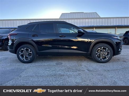 New 2026 Chevrolet Trax LT w/ Driver Confidence Package image 3