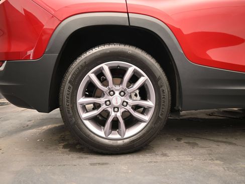 Used 2023 GMC Terrain SLT w/ Tech Package FWD image 11
