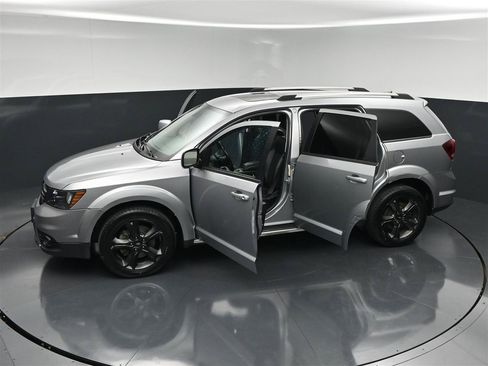 Used 2020 Dodge Journey Crossroad FWD image 38