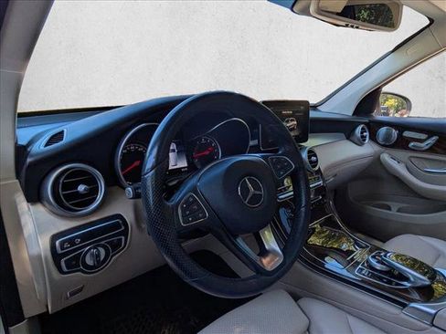 Used 2018 Mercedes-Benz GLC 300 4MATIC image 10