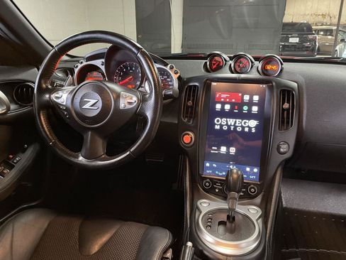 Used 2014 Nissan 370Z Touring w/ Sport Package RWD image 13