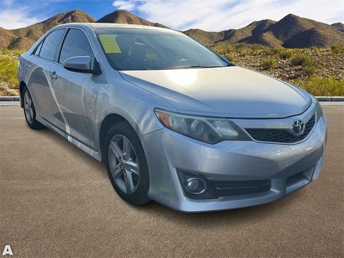 Used 2013 Toyota Camry SE image 5
