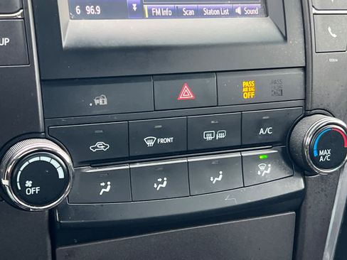 Certified 2016 Toyota Camry SE image 20